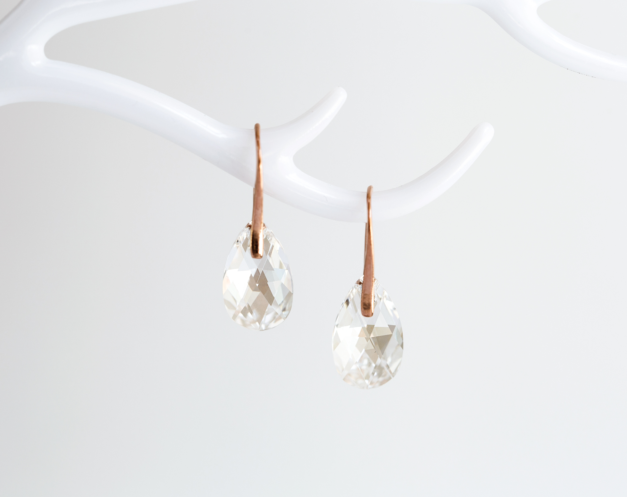 769 – Royal blue SWAROVSKI Teardrop crystal earrings silver Minimalist bridal earrings (Copy) 769 роз зол 2769 Crystal AB