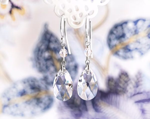 910 s 2827 Crystal White