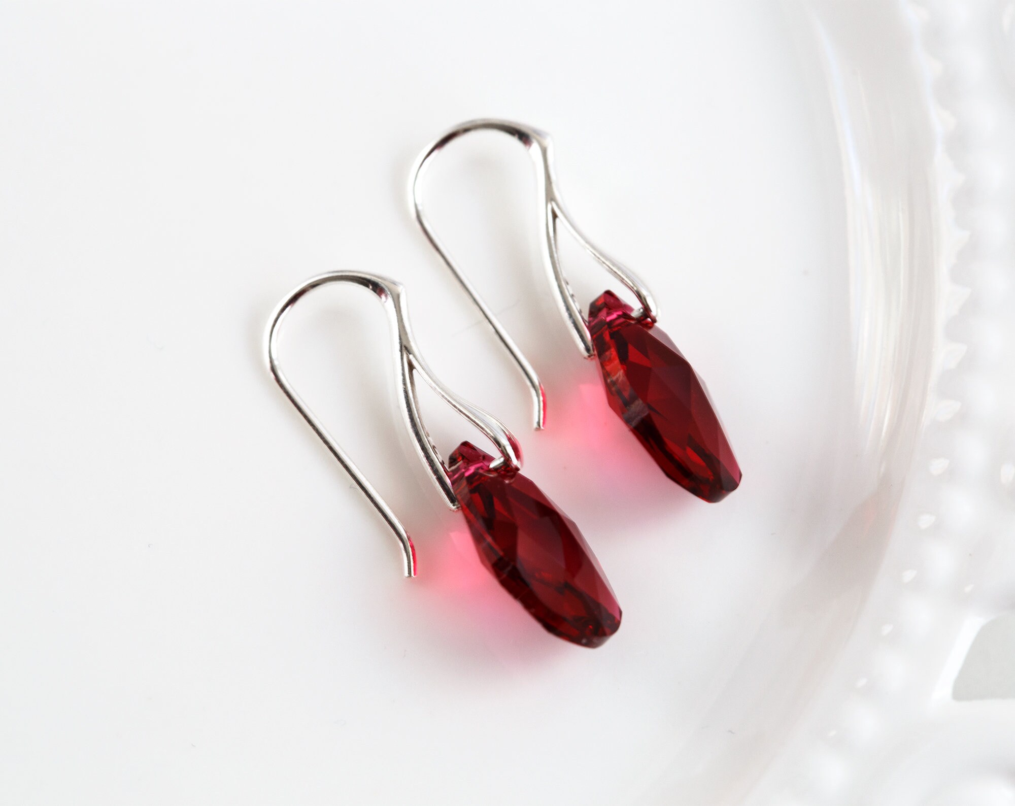 769 – Purple SWAROVSKI Teardrop crystal earrings silver Lilac Minimalist bridal earrings il fullxfull.1711772602 gnuy