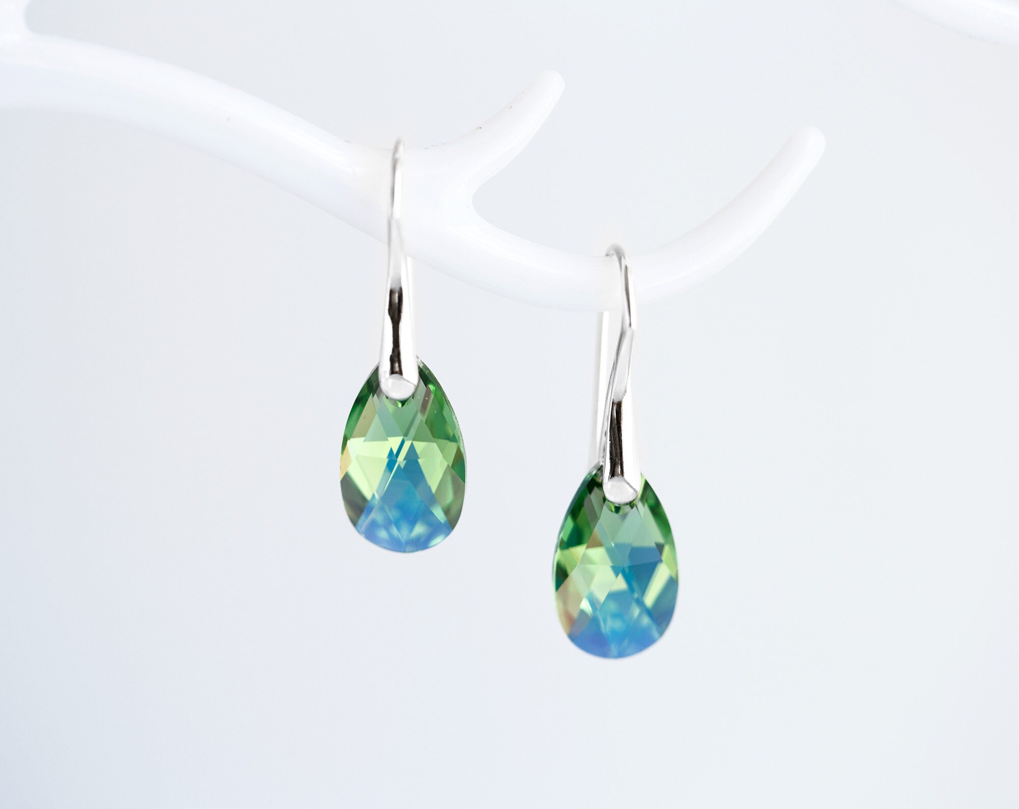 769 – Green SWAROVSKI Teardrop crystal earrings silver Minimalist bridal earrings Green SWAROVSKI Teardrop crystal earrings silver Minimalist bridal earrings