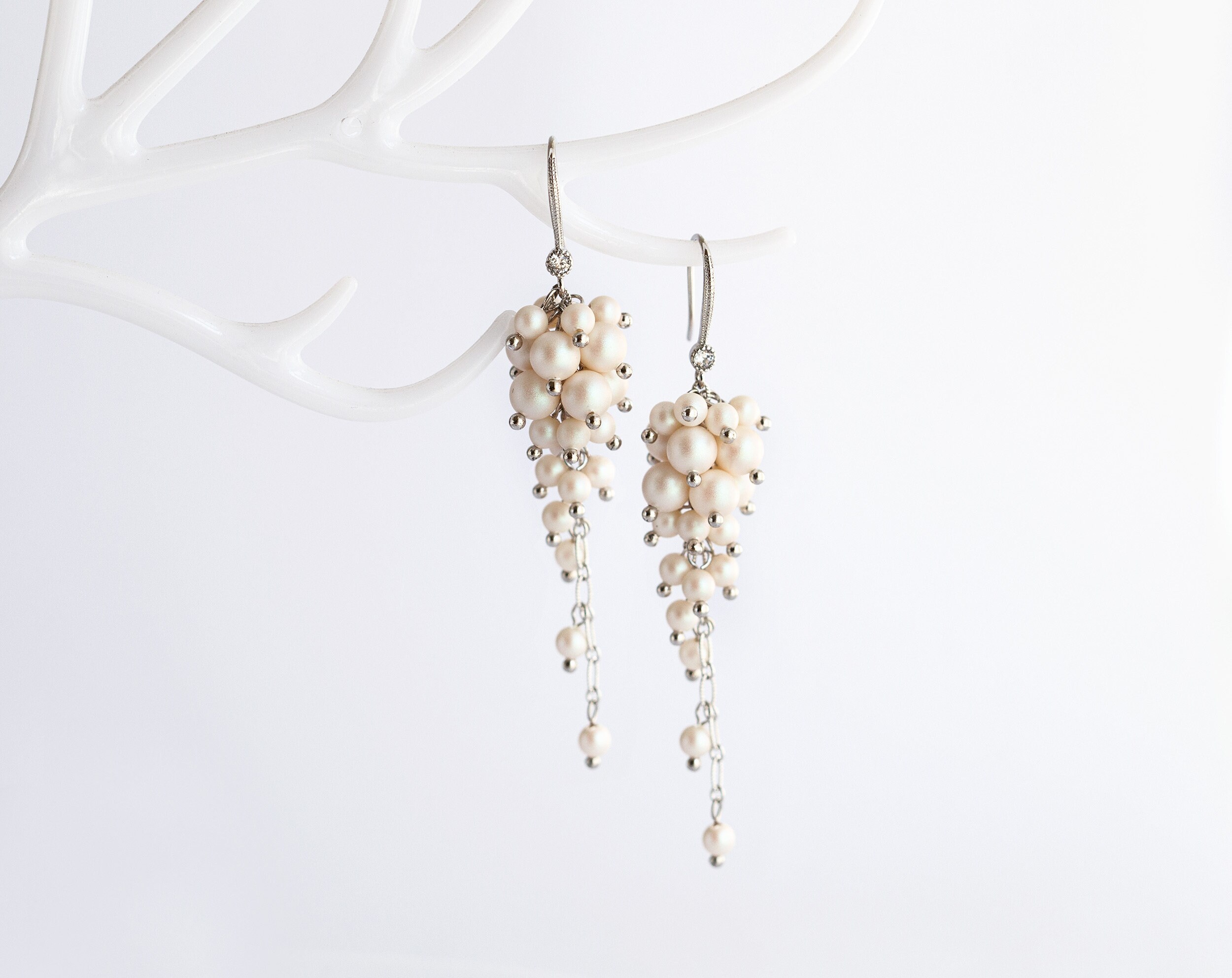 892 – Gold Long chandelier earrings Bridal Swarovski pearls earrings. il fullxfull.2176354492 4jd7