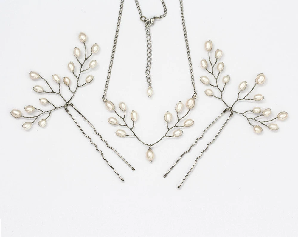 411 – Pearls bridal jewelry Wedding set Hair pins and Necklace Pearls bridal jewelry Wedding set Hair pins and Necklace