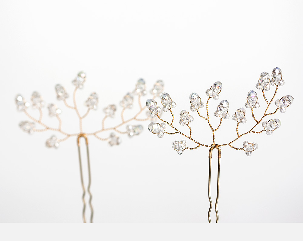 8222 – White wedding crystal hair pins Elegant gold bridal hair accessory MG 9300 as Smart Object 2