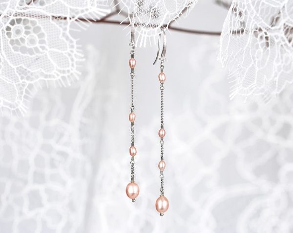 Gold pearl earrings
